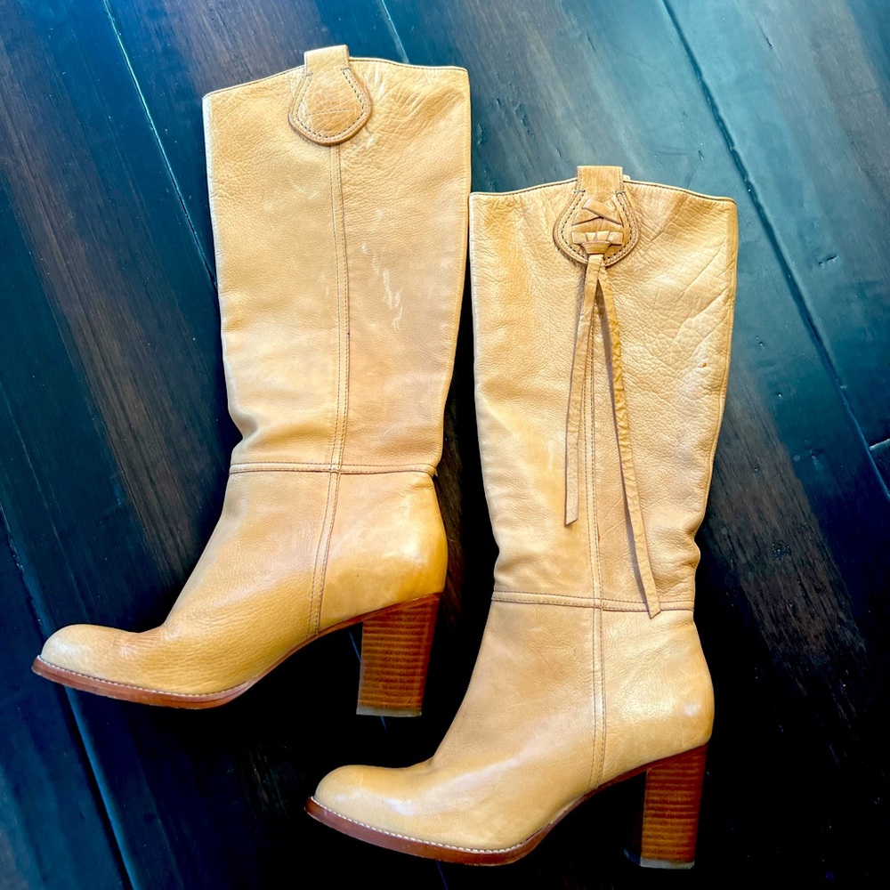 Coach size 8 boots barely worn, very soft leather